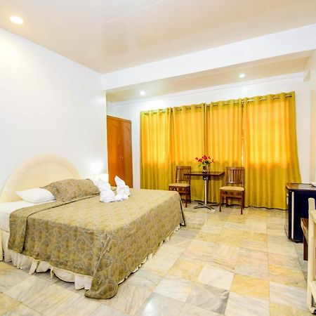 Kalibo Hotel Buitenkant foto