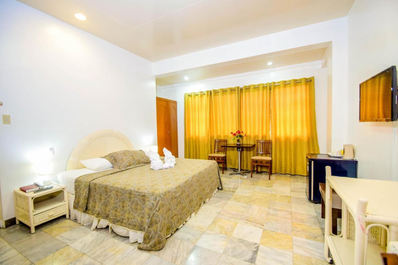 Kalibo Hotel Buitenkant foto
